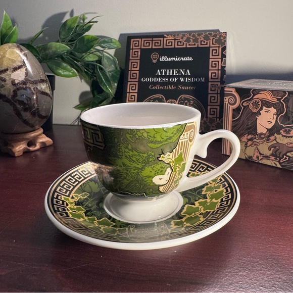💡Illumicrate Athena Teacup & Saucer - Picture 4 of 7